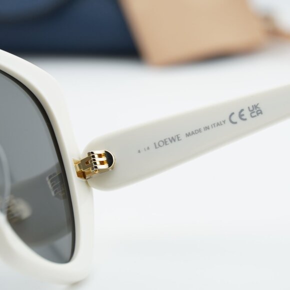 Loewe LW40133F 25A Butterfly Sunglasses – Ivory\\Smoke